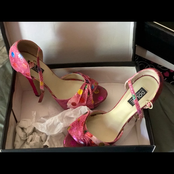 Pink Heels - Picture 5 of 6